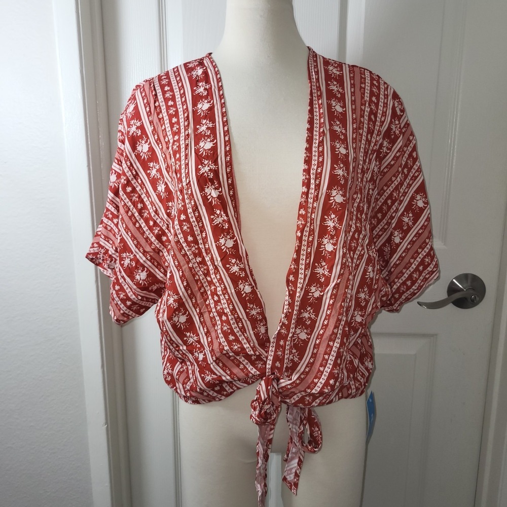 New! Cupshe Women's Red &‎ White Floral Cover-Up Top Size Medium